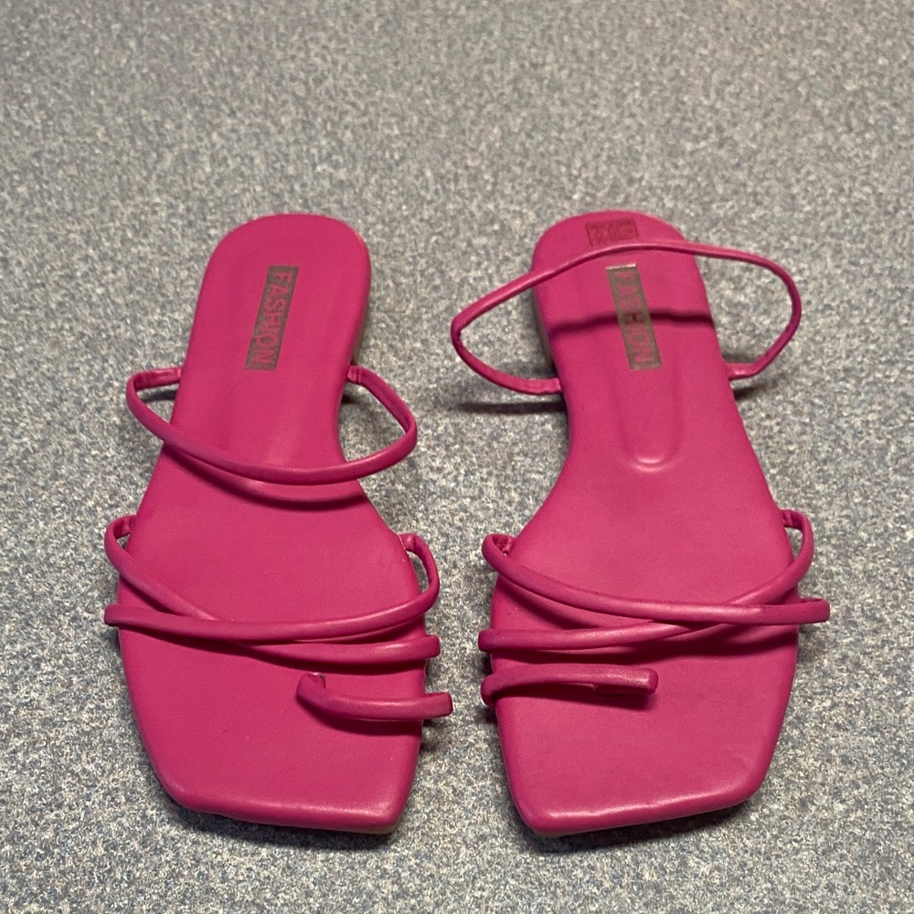 Chic Fuchsia Strappy Sandals